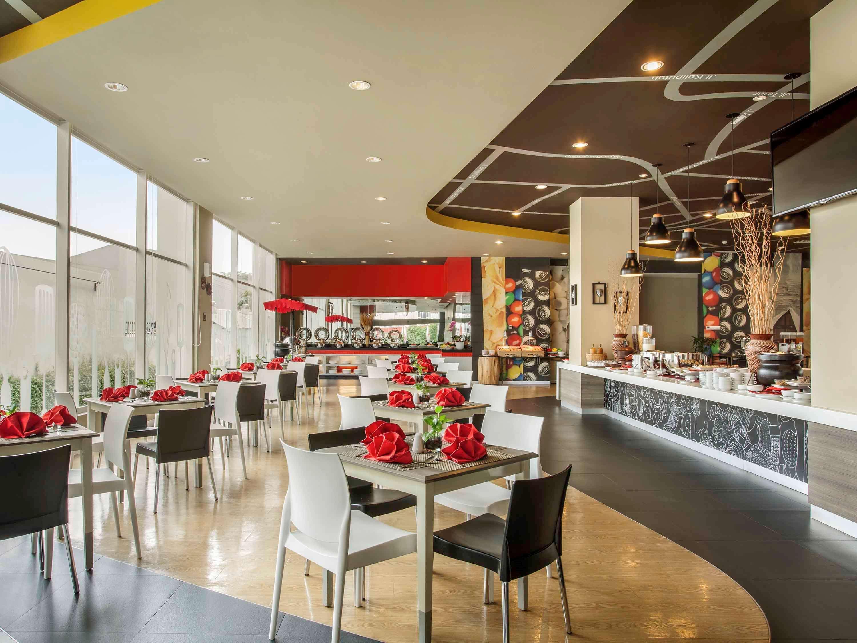 Ibis Center