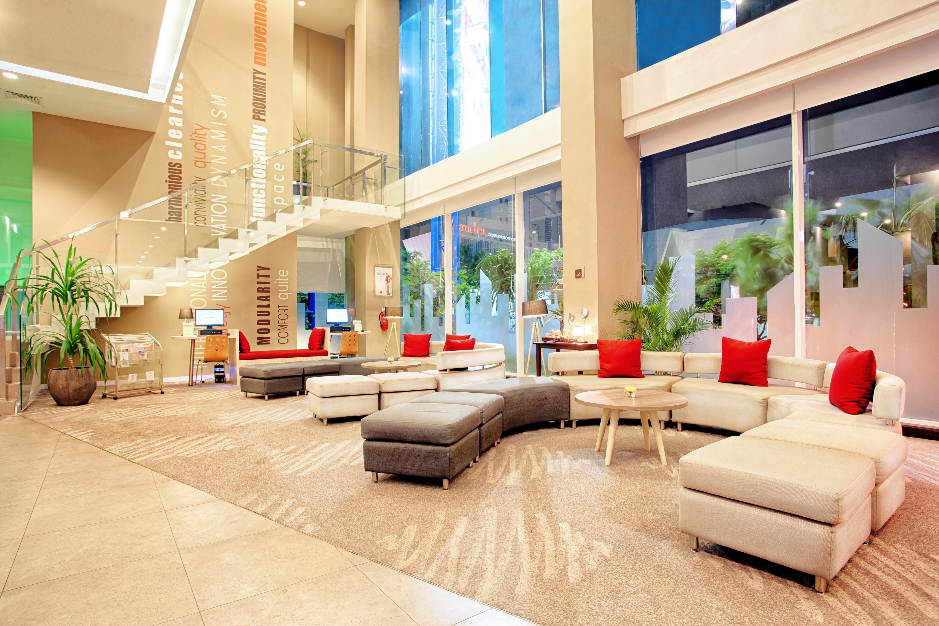 Ibis Center Hotel 3*