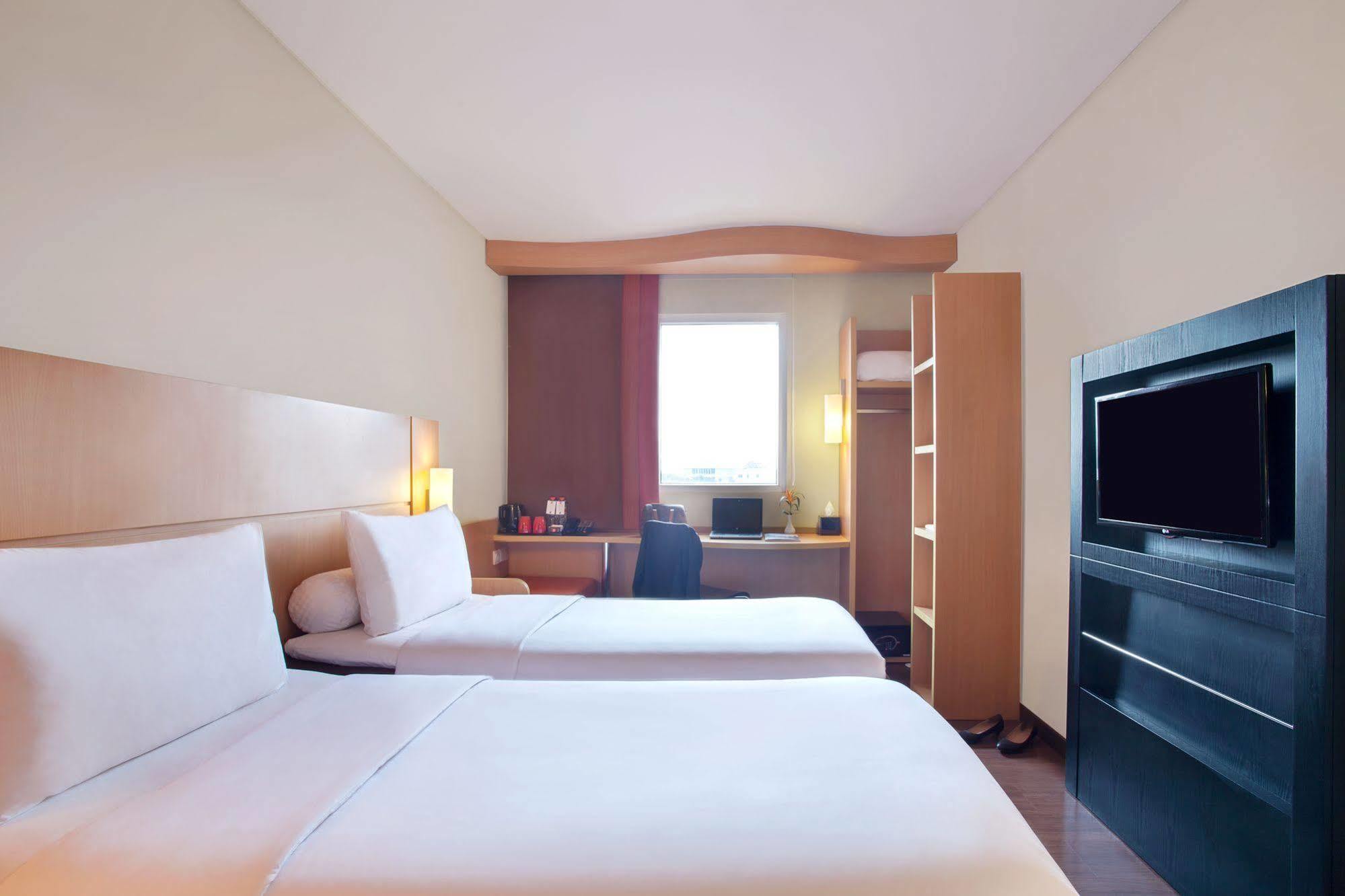 Hotel Ibis Center 3*