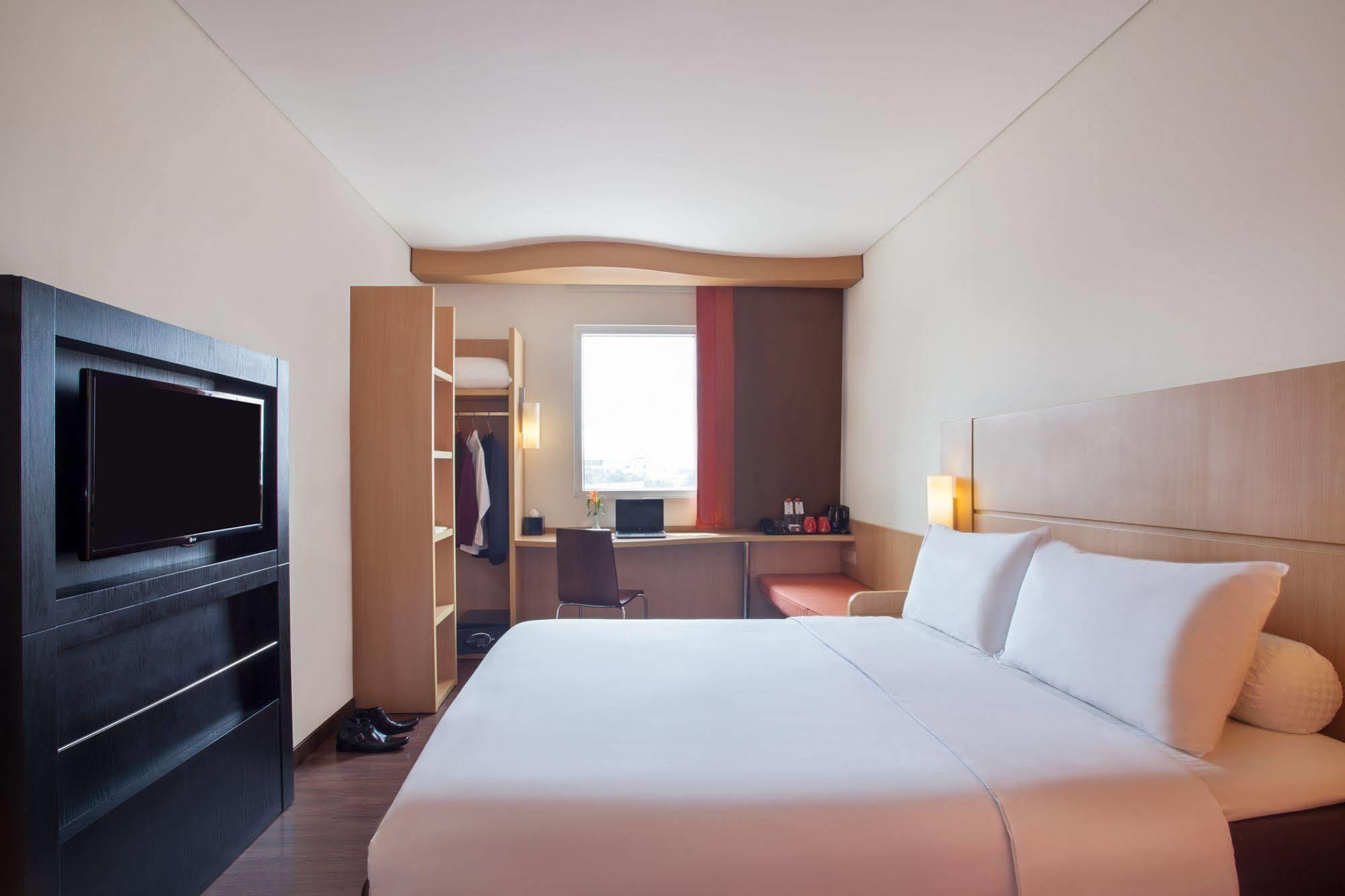 Hotel Ibis Center 3*